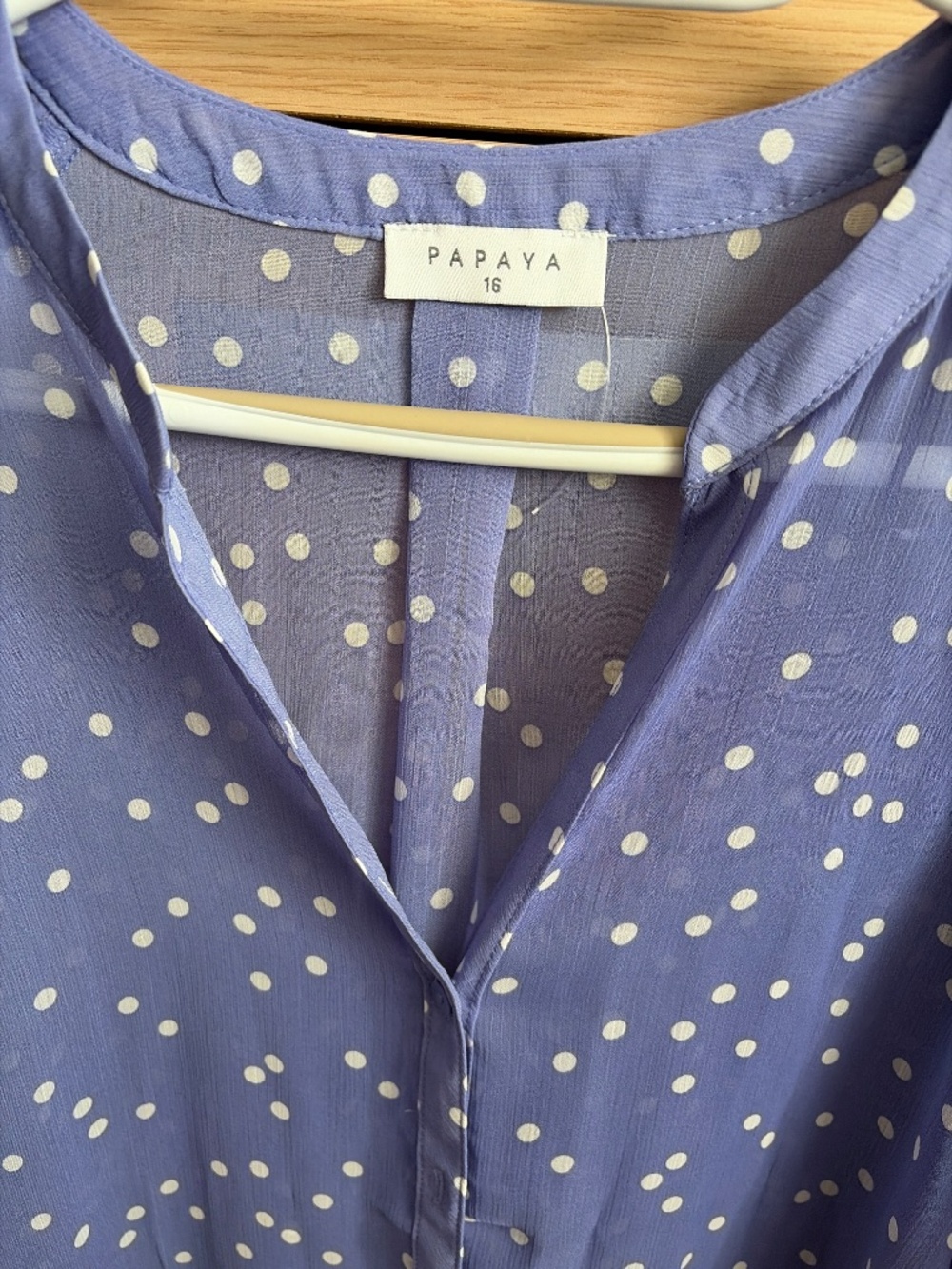 Ladies blouse - Picture 2 of 4